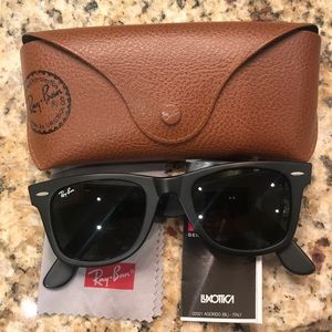 Ray-Ban Matte Black Wayfarer Sunglasses